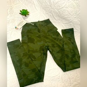 Women's camouflage print fitted yoga pants, training leggings